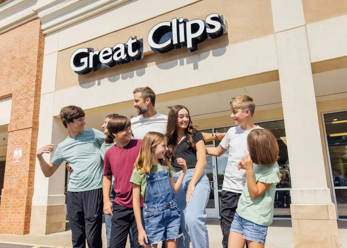 Promote school supplies with influencers